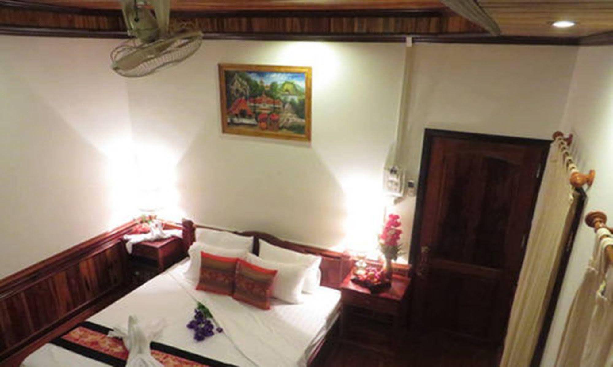 Luang Prabang Oudomlith Villa & Travel Εξωτερικό φωτογραφία